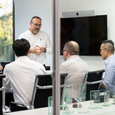 YAU-9710_fullhd_square_final